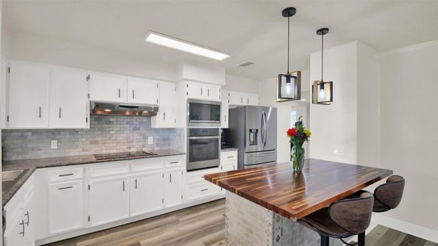 550 C Bud Stockton LOOP, Jarrell, TX 76537