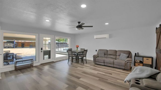 550 C Bud Stockton LOOP, Jarrell, TX 76537