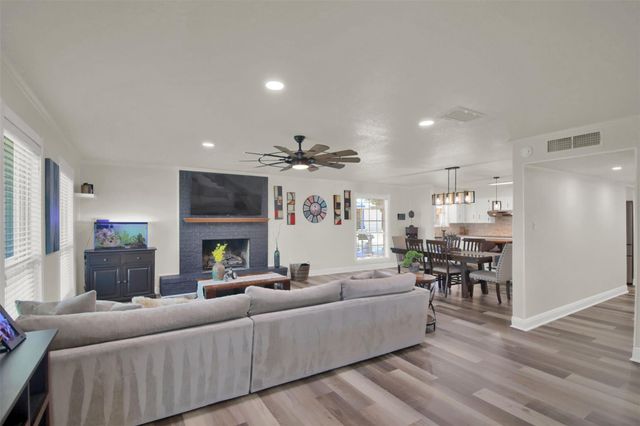 550 C Bud Stockton LOOP, Jarrell, TX 76537