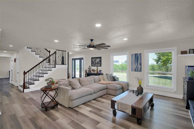 550 C Bud Stockton LOOP, Jarrell, TX 76537