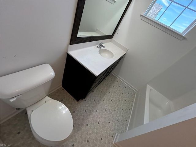 3984 Trenwith LN, Virginia Beach, VA 23456