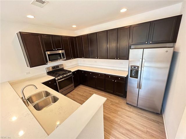 3984 Trenwith LN, Virginia Beach, VA 23456