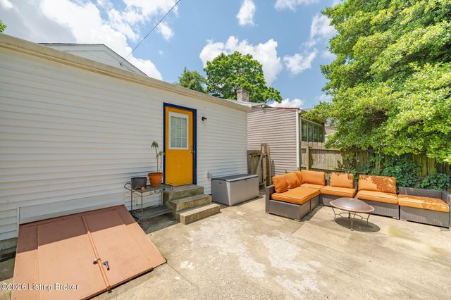 1135 Goss Ave, Louisville, KY 40217