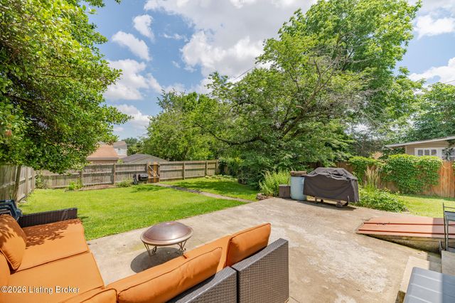 1135 Goss Ave, Louisville, KY 40217