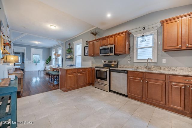 1135 Goss Ave, Louisville, KY 40217