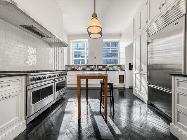 1260 N Astor Street 7, Chicago, IL 60610