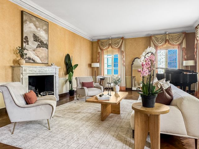 1260 N Astor Street 7, Chicago, IL 60610