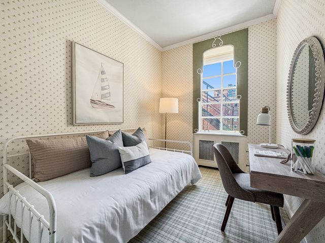 1260 N Astor Street 7, Chicago, IL 60610