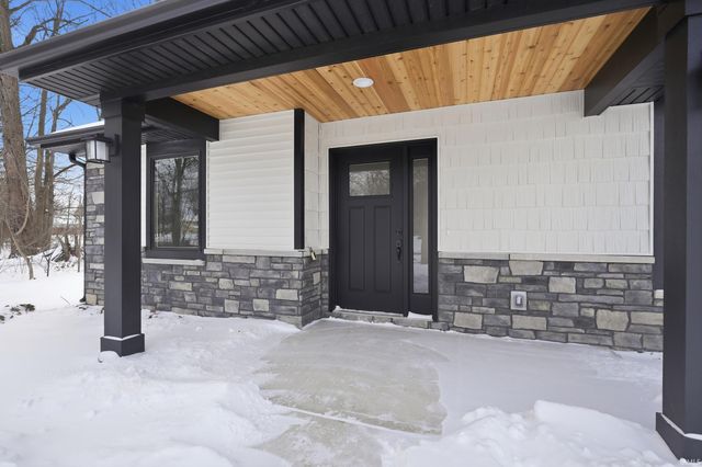 1316 S Lee Street, Garrett, IN 46738