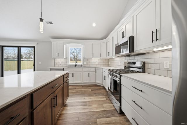 1316 S Lee Street, Garrett, IN 46738