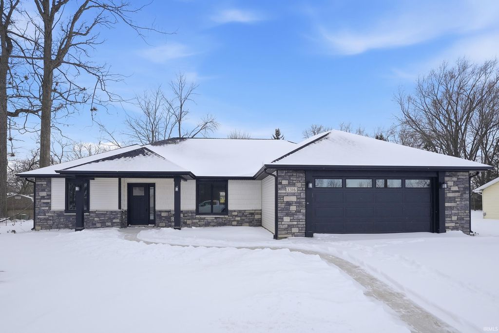 1316 S Lee Street, Garrett, IN 46738