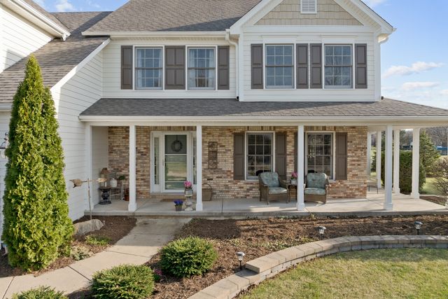 375 Meadow View, Burlington, IL 60109