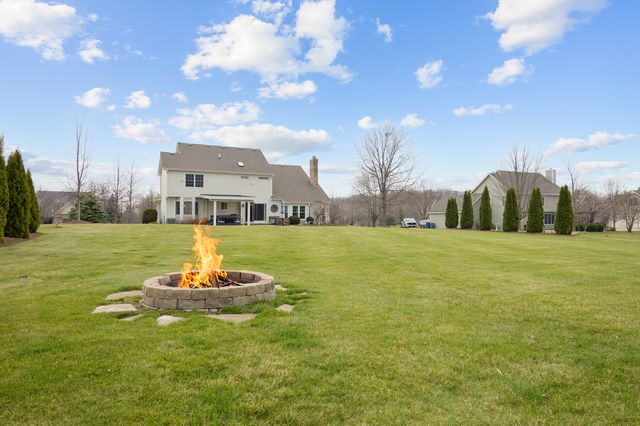 375 Meadow View, Burlington, IL 60109