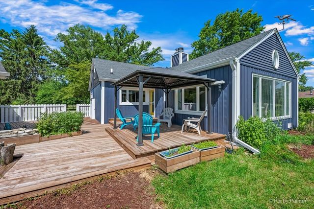209 Eastwood Court, Barrington, IL 60010
