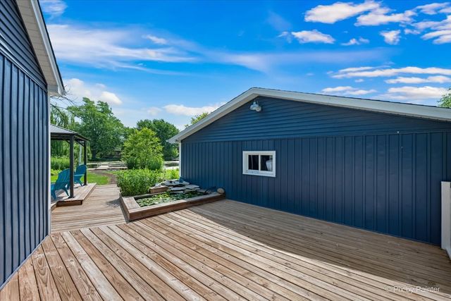 209 Eastwood Court, Barrington, IL 60010