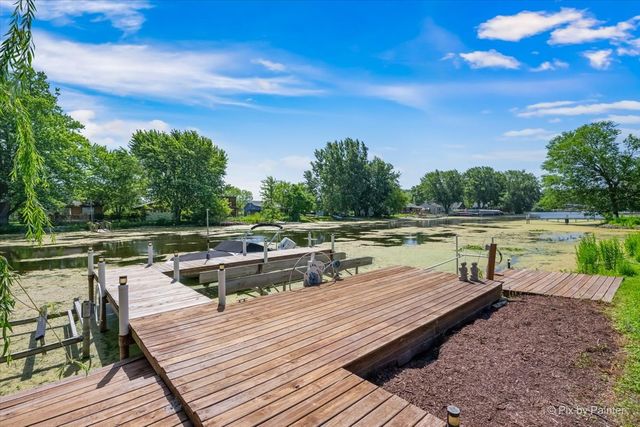 209 Eastwood Court, Barrington, IL 60010
