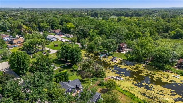 209 Eastwood Court, Barrington, IL 60010