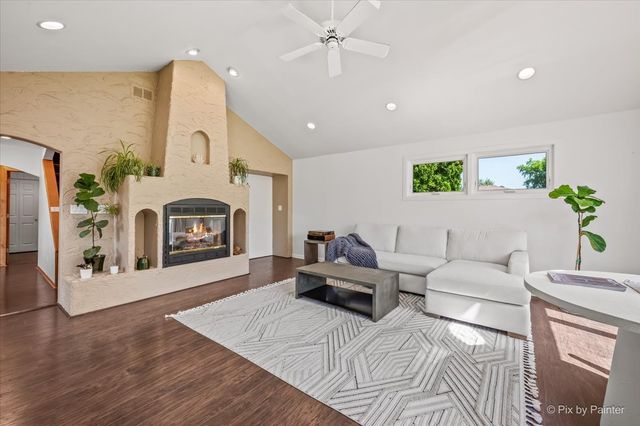 209 Eastwood Court, Barrington, IL 60010