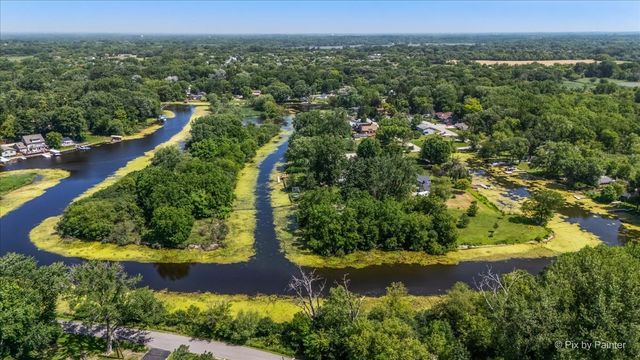209 Eastwood Court, Barrington, IL 60010