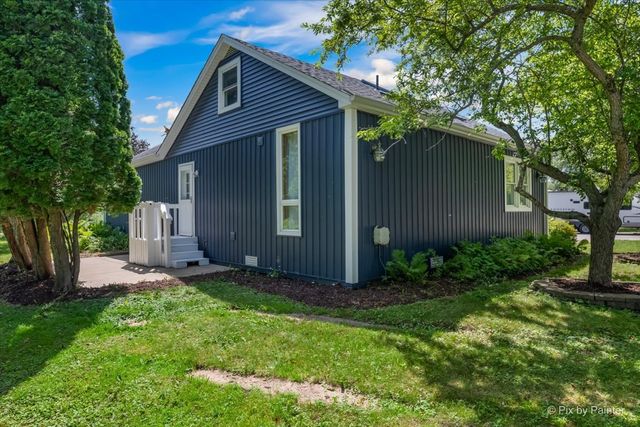209 Eastwood Court, Barrington, IL 60010