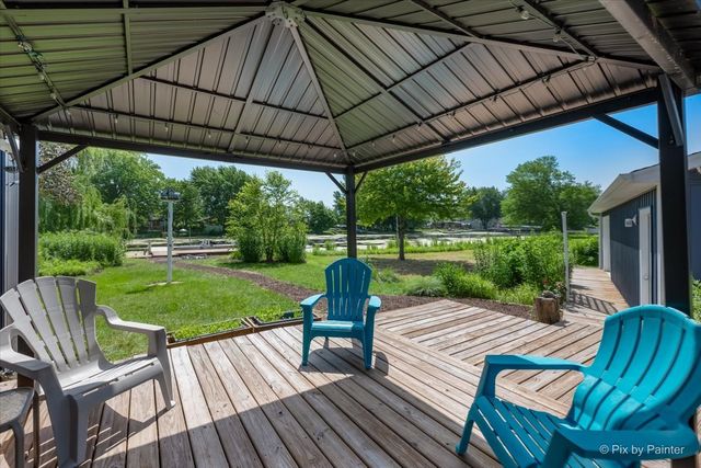 209 Eastwood Court, Barrington, IL 60010