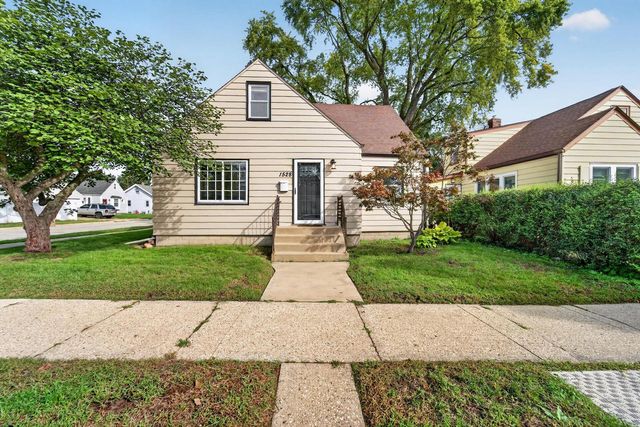 1528 76th STREET, Kenosha, WI 53143