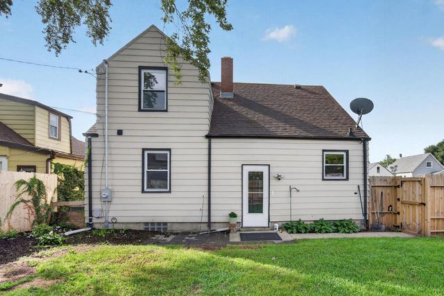 1528 76th STREET, Kenosha, WI 53143