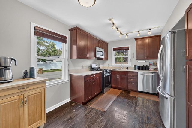 1528 76th STREET, Kenosha, WI 53143