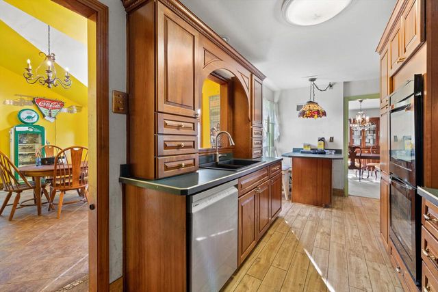 7205 2nd AVENUE, Kenosha, WI 53143