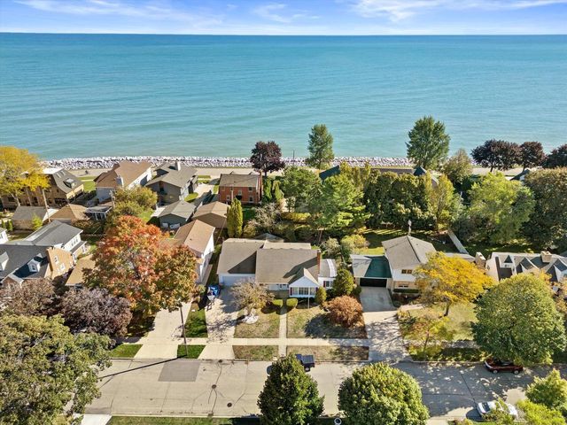 7205 2nd AVENUE, Kenosha, WI 53143