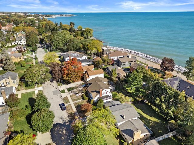 7205 2nd AVENUE, Kenosha, WI 53143