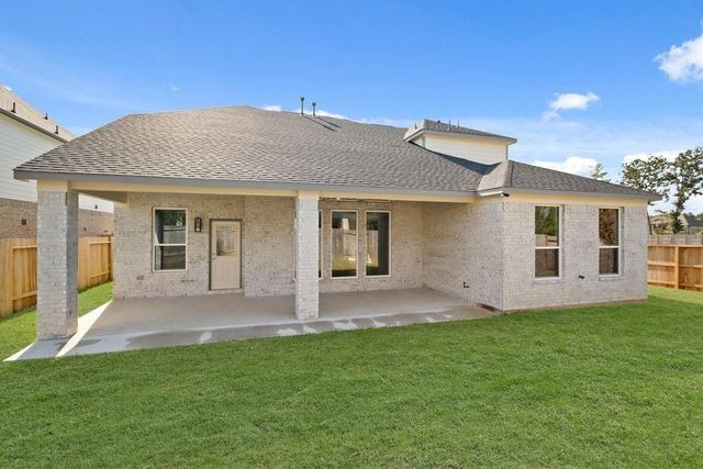 3235 Bushy Hawthorn Drive, Conroe, TX 77301