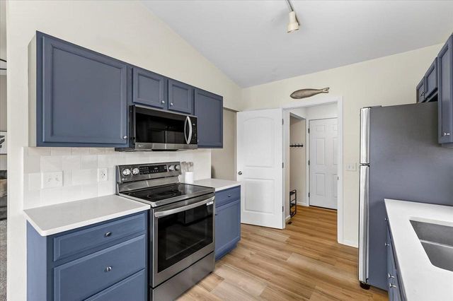 248 Tall Grass Trail, Sun Prairie, WI 53590