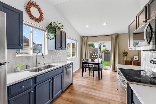 248 Tall Grass Trail, Sun Prairie, WI 53590