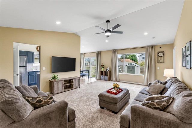 248 Tall Grass Trail, Sun Prairie, WI 53590