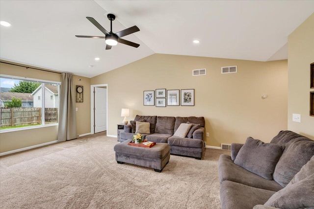 248 Tall Grass Trail, Sun Prairie, WI 53590