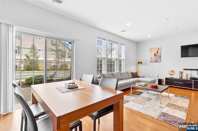 505 Lopez Lane, Morris Plains Borough, NJ 07950