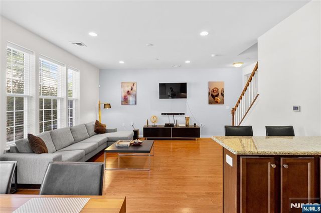 505 Lopez Lane, Morris Plains Borough, NJ 07950