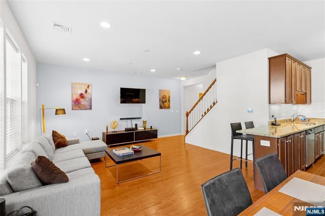 505 Lopez Lane, Morris Plains Borough, NJ 07950