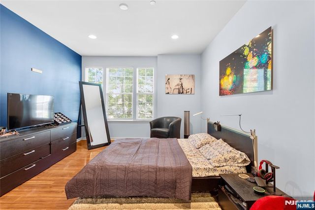 505 Lopez Lane, Morris Plains Borough, NJ 07950