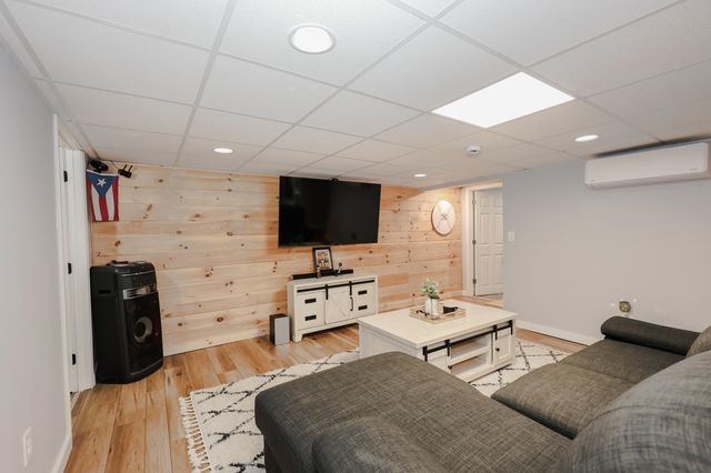 2052 Lake Shore Road, Manchester, NH 03109