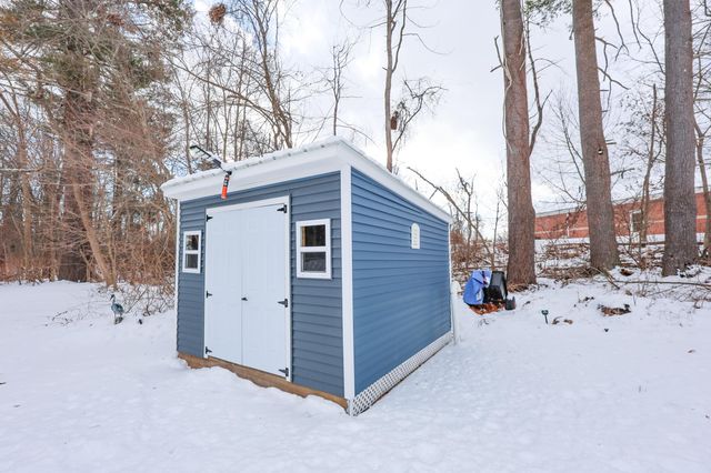 2052 Lake Shore Road, Manchester, NH 03109