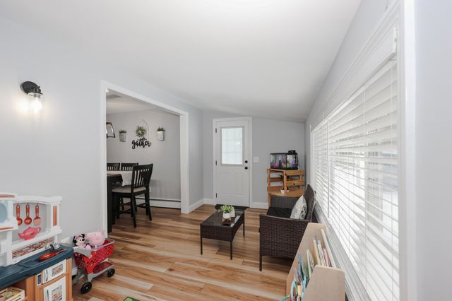 2052 Lake Shore Road, Manchester, NH 03109