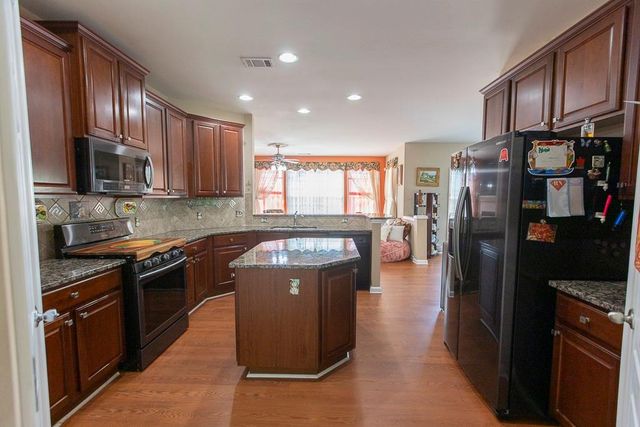 300 Hampton Place, Canton, GA 30115