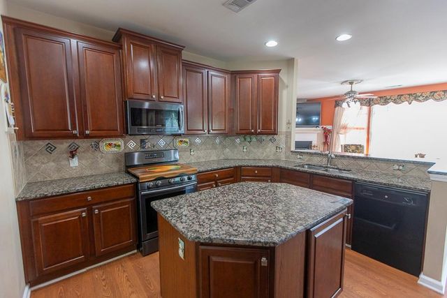 300 Hampton Place, Canton, GA 30115
