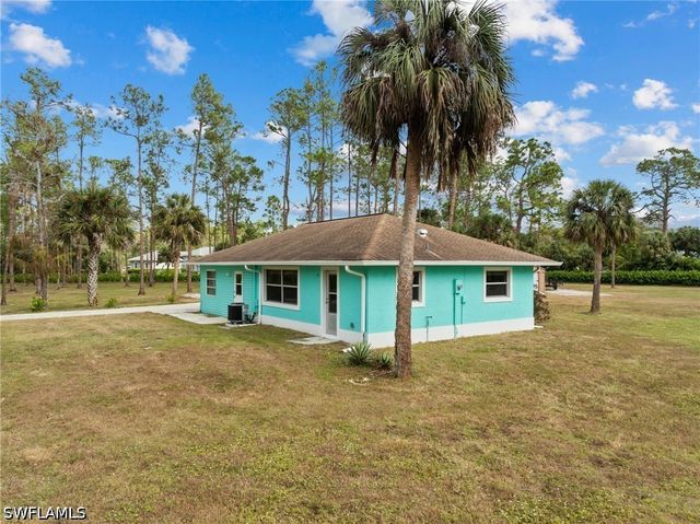 5015 Mahogany Ridge DR, Naples, FL 34119