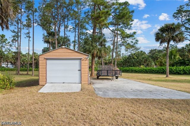 5015 Mahogany Ridge DR, Naples, FL 34119