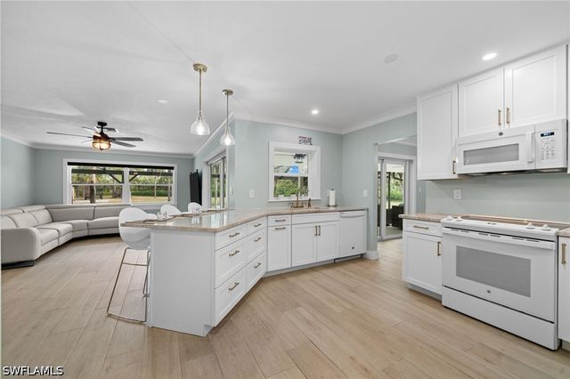 5015 Mahogany Ridge DR, Naples, FL 34119