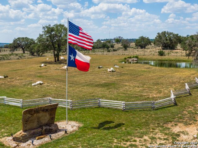 02 Verde Ct., Fredericksburg, TX 78624