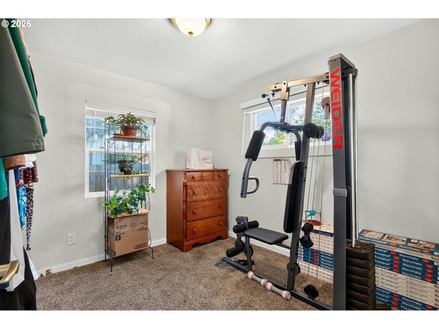 9641 Se YUKON St, Portland, OR 97266